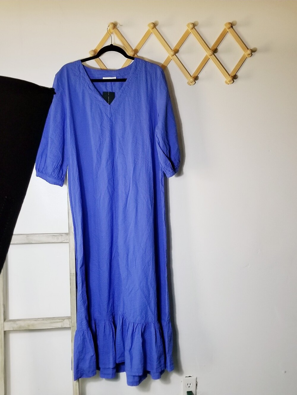 NWT BRYN WALKER WOMEN'S BLUE V-NECK RUFFLE-HEM MAXI DRESS SIZE MEDIUM